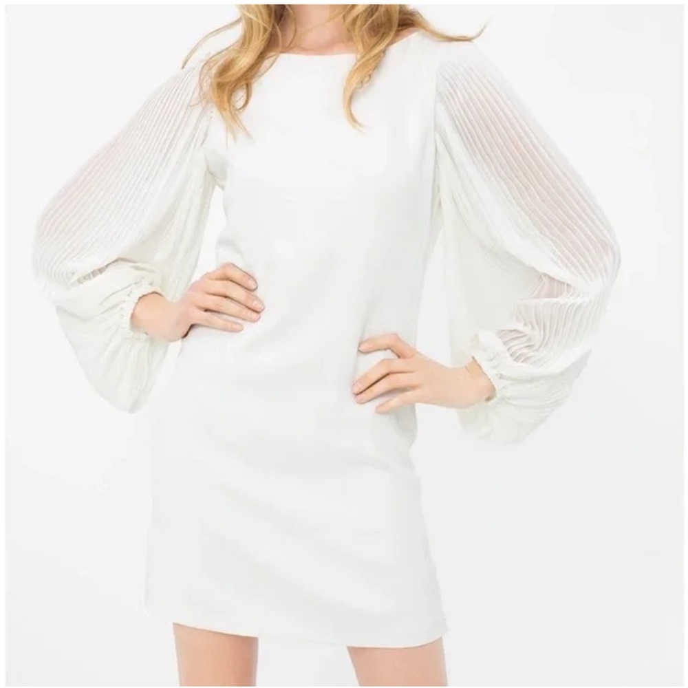 White House Black Market White pleat chiffon sleeve dress Size 0